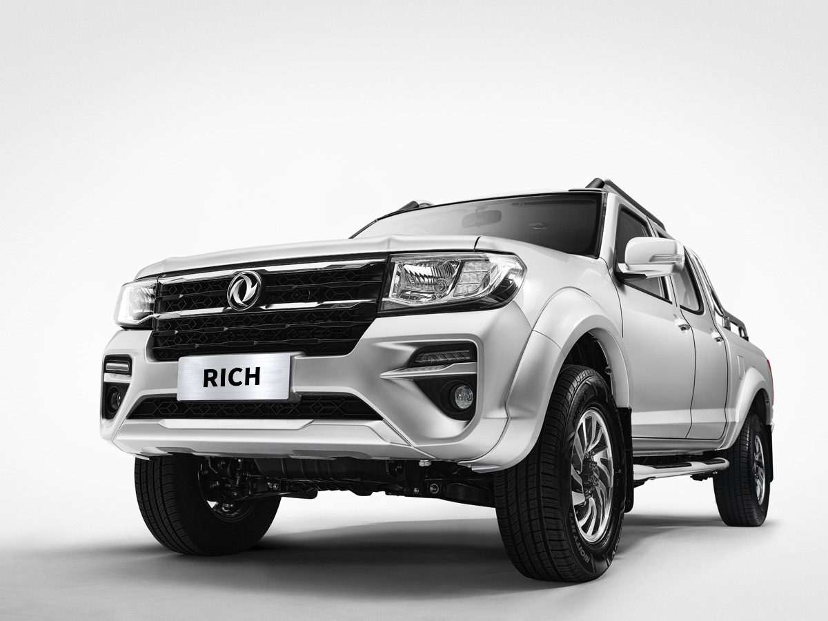 4x4 pickup truck