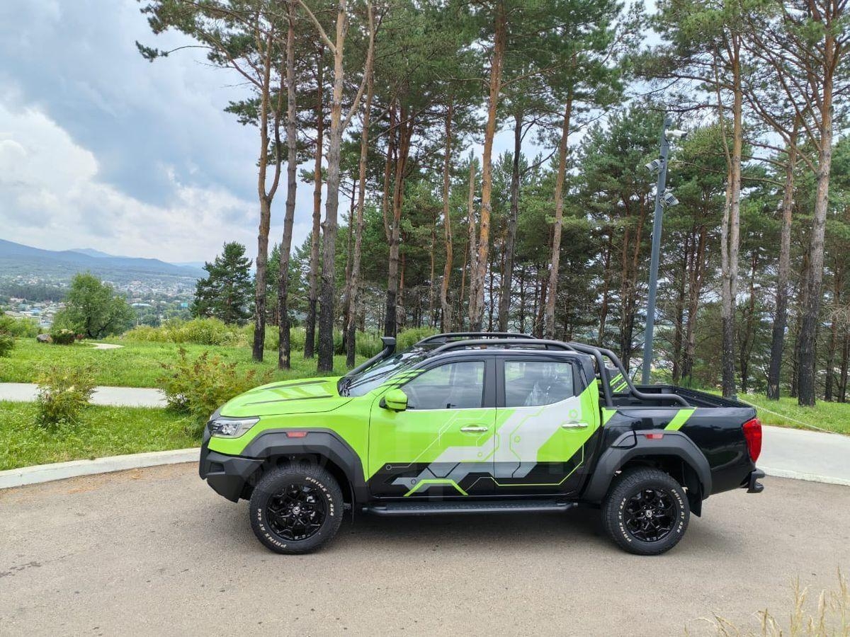 offroad pickup truck