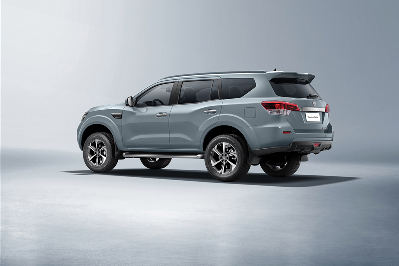 Equipped with Eaton Front/Rear Electronic Locking Differential