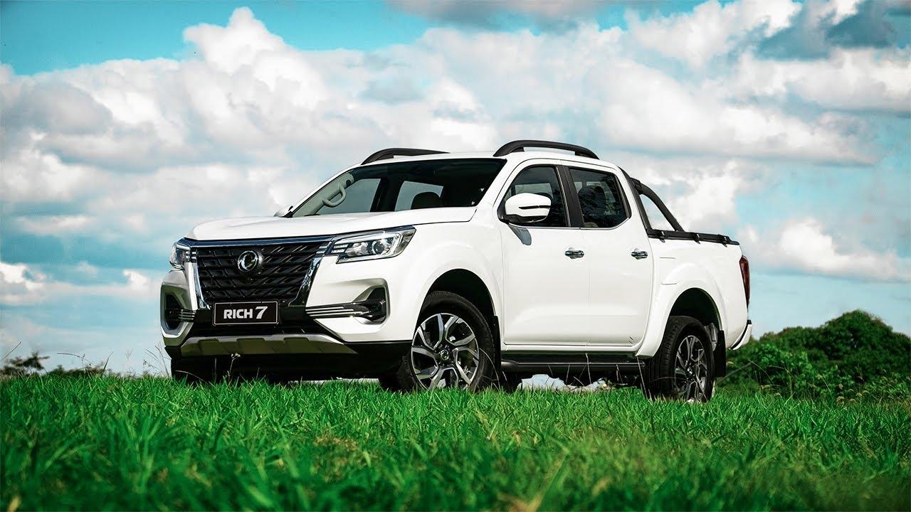 Off-road camper pickup trucks